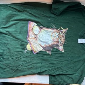 🩷Women’s XL dark green shirt with cat wearing glasses on the front